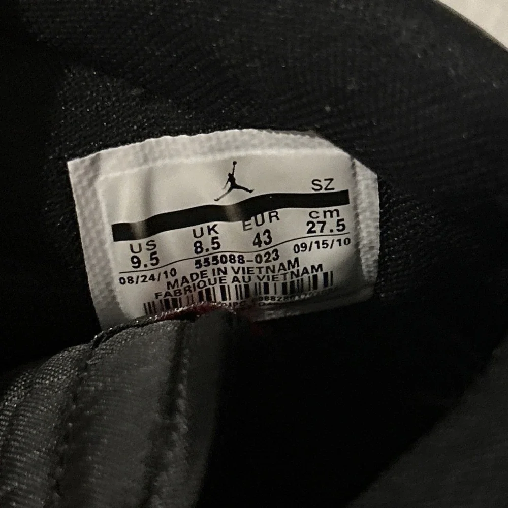 Air Jordan 1 Retro OG‎ 2013 High Bred Sneakers Size 9.5 Black Red